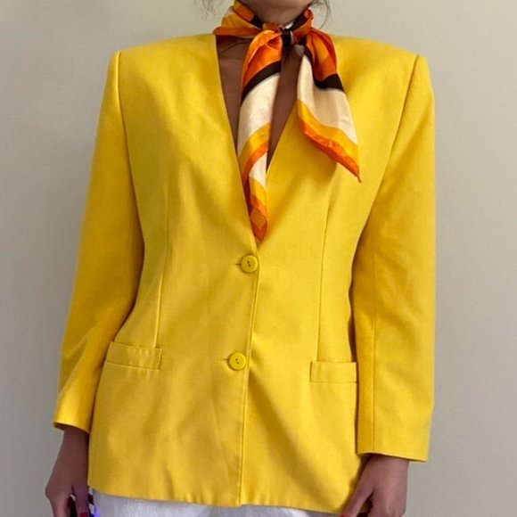 Vintage 1980’s Oversized Blazer with Shoulder pads. - Picture 2 of 2